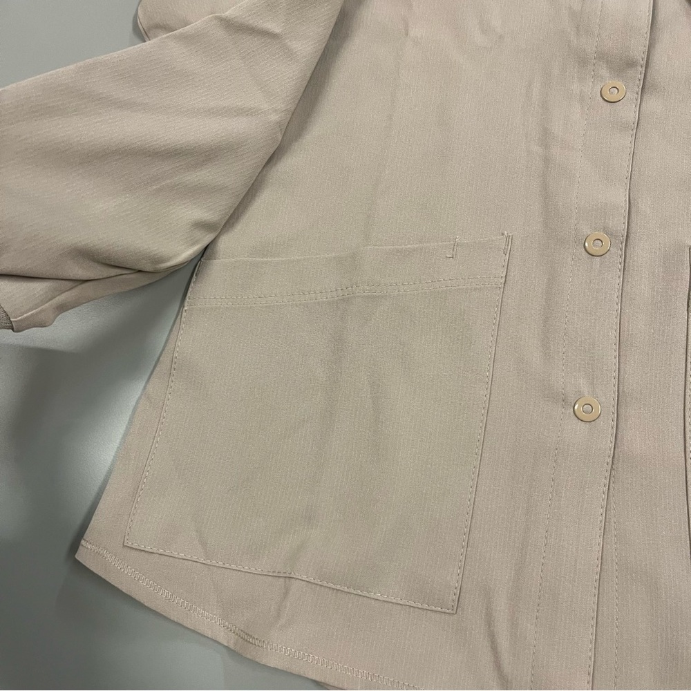 NWT Sketchers Khaki Button Up Scrub Jacket Multiple Sizes - Picture 3 of 12